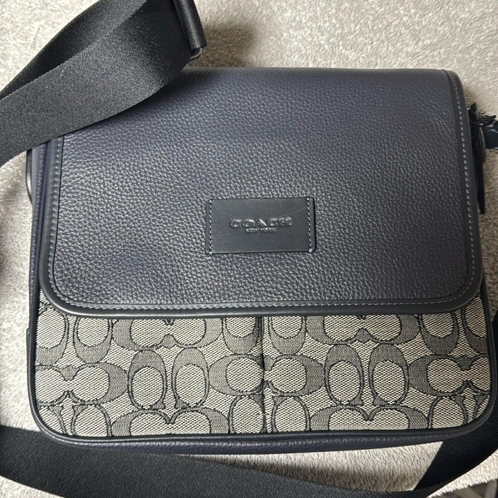 Coach bag used once, excellent condition, no storage bag
